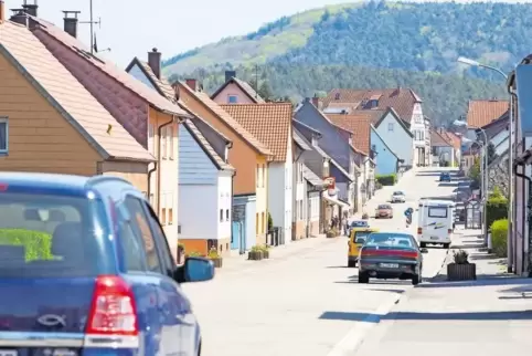 Die Ortsdurchfahrt von Kindsbach ist besonders stark von Lärm betroffen.
