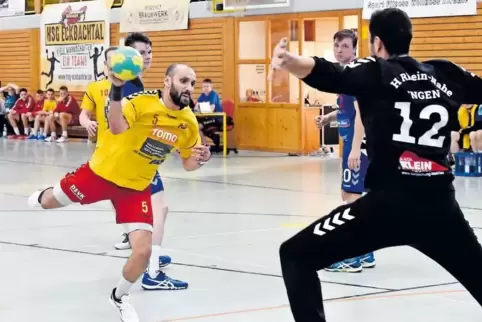 Mohamed Subab, hier beim Heimsieg gegen Bingen, könnte heute auf die Außenposition rücken.