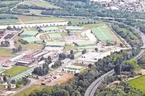 Aus der Luft: das US-Depot bei Lingenfeld.