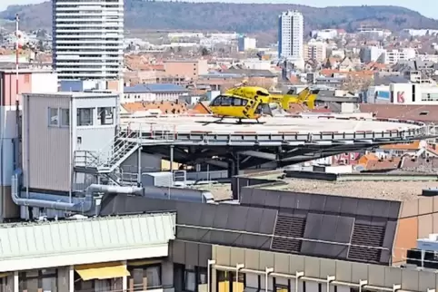 Das Westpfalz-Klinikum hat zwar einen Landeplatz auf dem Dach, aber keine Möglichkeit, einen Hangar zu bauen.