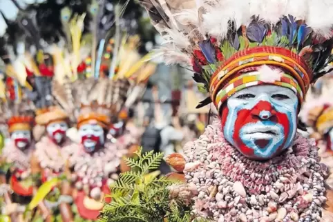 Landesstämme präsentieren sich beim Mount Hagen Festival auf Papua Neuguinea.
