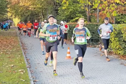 Sammelten fleißig Runden: die Starter beim Kerwelauf.