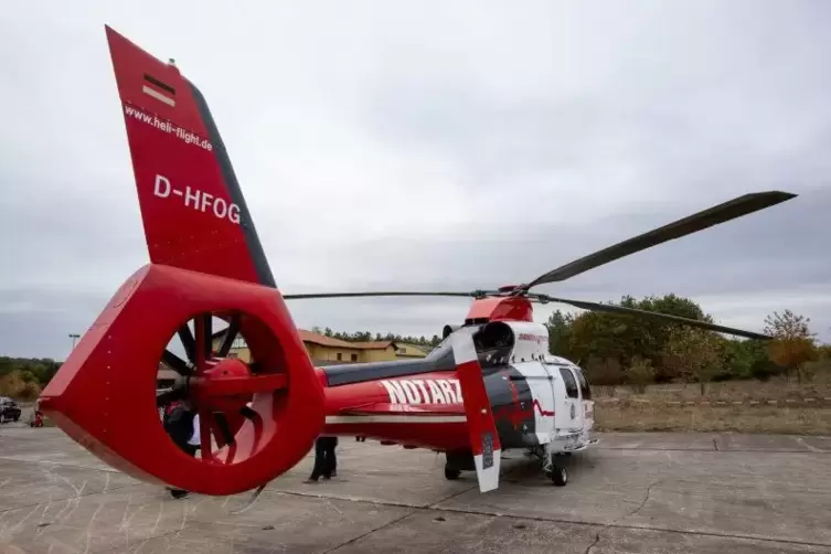Der Hubschrauber der Johanniter, der seit Montagnachmittag in Sembach auf dem Gelände der Baufirma Knorz stationiert ist, kann a