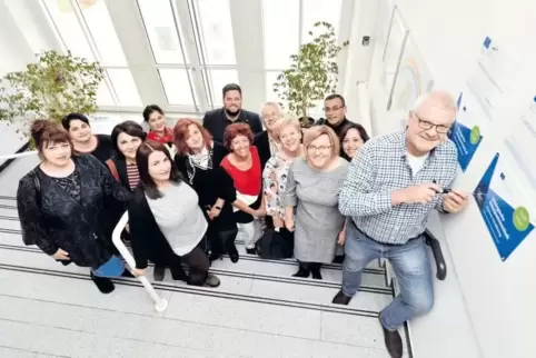 Iris Klag, stellvertretende Schulleiterin am PIH (Mitte, rotes T-Shirt) und ihr Team mit Kollegen aus Polen, Rumänien, Bulgarien