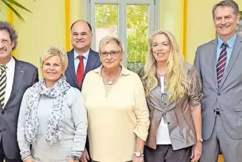 Verabschiedung und Einführung von Schiedsleuten (von links): Uwe Schölles, Elke Laforce-Biebinger, Christoph Saliba, Carmen Jako