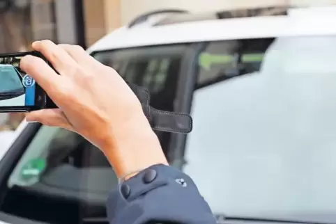 Vor allem von Falschparkern müssen sich Verwaltungsmitarbeiter Unmutsäußerungen anhören, manchmal auch lautstarke Beschimpfungen
