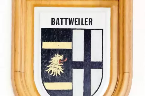 Im Ratssaal der Verbandsgemeinde Zweibrücken-Land hängt dieses Wappen von Battweiler.