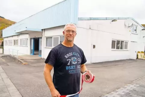 Der neue Eigentümer des ehemaligen Supermarktes im Herzen Wolfsteins, Volker Arning, will das Gebäude zum Teil für einen Medizin