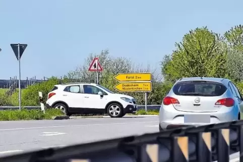 Die Gefahrenstelle: die B 271-Abfahrt nach Deidesheim.