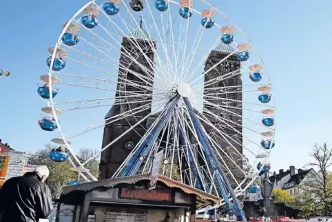 Die Attraktion des Novembermarkts: das Riesenrad.