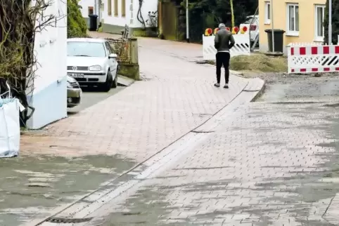 Rund drei Millionen Euro hat der Ausbau der Hauptstraße in Oberhofen gekostet, knapp 650.000 Euro davon wurden auf die Grundstüc