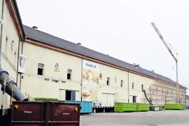 »Karl’s Quartier«: 87 Wohnungen entstehen im unter Denkmalschutz stehenden Kasernengebäude.