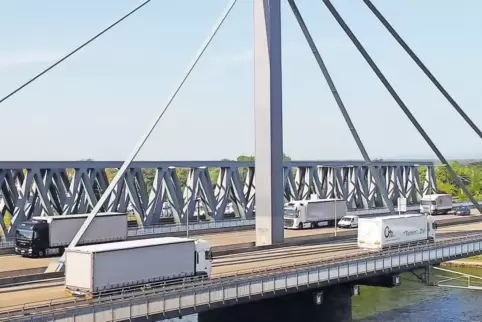 Heute fließt der Verkehr ein letztes Mal über die Brücke. Ab morgen wird wieder viel gestanden.