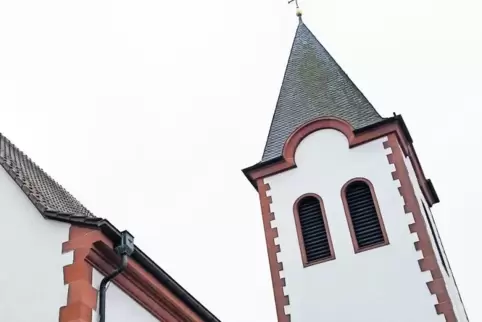 Eine von drei Glocken im Turm der protestantischen Kirche Mehlingen stammt aus der Nazi-Zeit. 1933 wurde sie in Kaiserslautern g