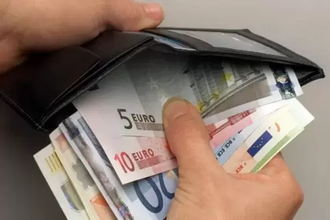 Die Schwelle dieser Armutsgefährdung lag 2017 deutschlandweit bei 999 Euro für einen Einpersonenhaushalt. Symbolfoto: dpa