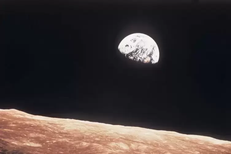 Die Erde geht über dem Mond auf: Vor 50 Jahren machte der Astronaut William Anders dieses Foto von Apollo 8 aus. Zum ersten Mal 