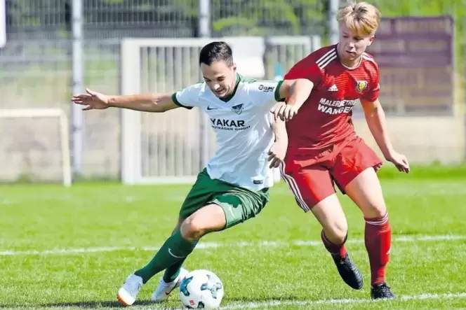 Christian Brunsch (links) und die DJK Eppstein kommen mit dem Selbstbewusstsein eines 5:0-Erfolgs gegen den VfR Grünstadt II nac Christian Brunsch (links) und die DJK Eppstein kommen mit dem Selbstbewusstsein eines 5:0-Erfolgs gegen den VfR Grünstadt II nac