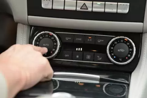 Der klimaschädliche Fluorkohlenwasserstoff Tetrafluorethan wird auch als Kältemittel in Klimaanlagen etwa von Autos genutzt. Fot