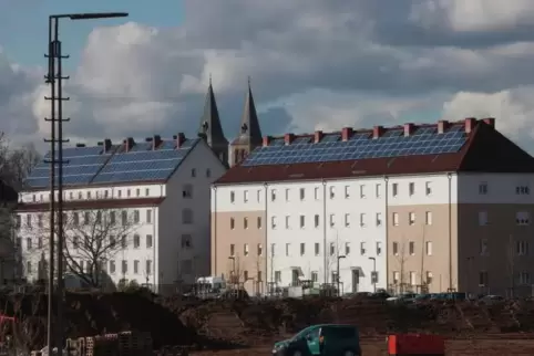 Landau gehört zu den Städten, in denen besonders viel gebaut wurde. Im Bild: Städtische Wohnungen in der Vogesenstraße. Foto: Va