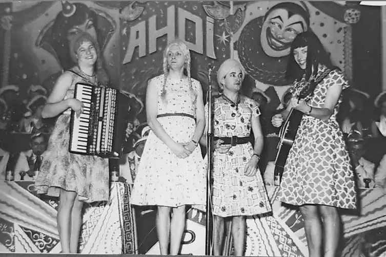 Hingucker: Bühnenprogramm Anfang der 1960er Jahre.