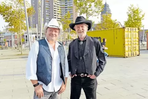 Die selbst ernannten „Outlaws der kleinen Leute“: Andreas Cisek (links) und Wolfgang „Teddy“ Ibing von Truck Stop.