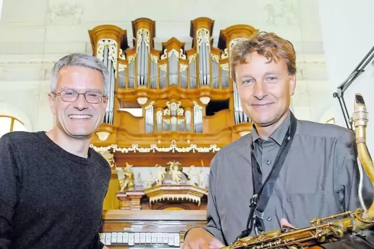 Der Pianist, Organist und Dozent Stephan Lenz (links) und der Saxofonist Peter Dußling gestalten am kommenden Samstag in der Kus