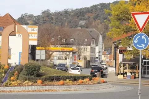 Für eine Geschwindigkeitsbegrenzung auf Tempo 30 käme zum Beispiel der Abschnitt von der Einmündung „Im Gerstel“ durch die Stadt