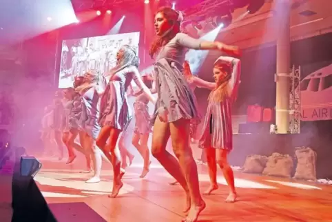 Beliebte Tanzshow: Die Nachfrage nach Karten für das TSC-Spektakel ist riesig. Fünf Vorstellungen in der „Dampfnudel“ waren ruck