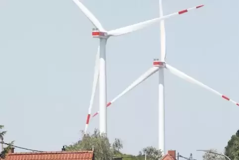 Eine Infotafel soll über den Windpark informieren, daneben soll eine Sitzgruppe Gelegenheit zur Rast geben.