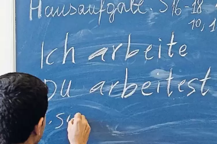 Viele Flüchtlinge wollen Deutsch lernen.