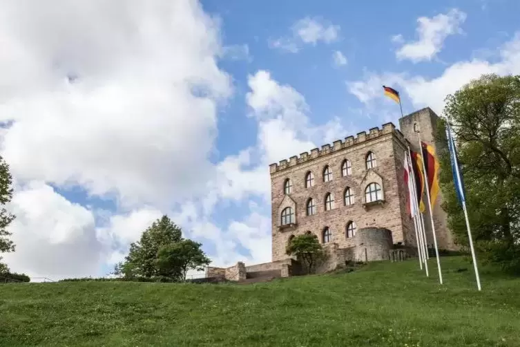 Jetzt zuhause am Computer und auch mit VR-Brille und Smartphone erlebbar: das Hambacher Schloss. Foto: LM 
