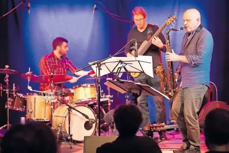 Jazzige Impulse im Jugendzentrum (von rechts): Thomas Bachmann, Ralf Cetto, Uli Schiffelholz.