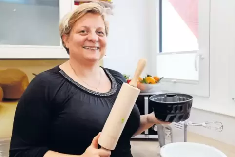 Rühren, ausrollen, kneten – Eszter Becker backt gerne. Zum Beispiel Torten mit Fondant, aber auch einfache Rührkuchen.