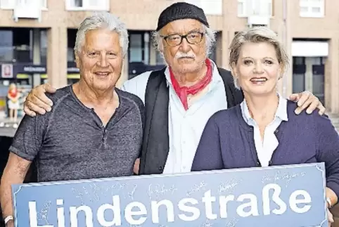 Viele Fans verloren: Erfinder Geißendörfer (Mitte) mit Darstellern Jo Bolling und Andrea Spatzek.