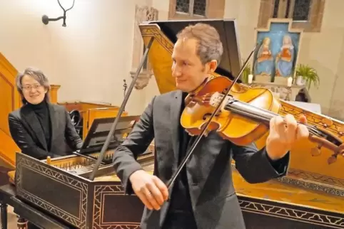 Masato Suzuki am Cembalo und Antoine Tamestit an der Viola sind perfekt aufeinander eingespielt.