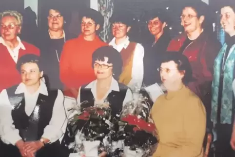 Die Landfrauen im Jahr 1998 bei der Feier zum 20-Jährigen.