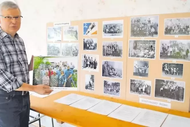 Zur ehemaligen Volksschule Hengsberg hat Michael Hoffmann eine Dokumentation mit Bildern und Texten erstellt. Sie wird ein Schwe