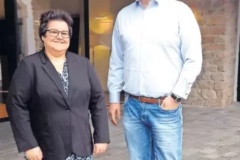 Wollen Unternehmern aus dem Kreis beim Netzwerken Hilfestellung leisten: Manuela Baldauf und Alexander Wurster.