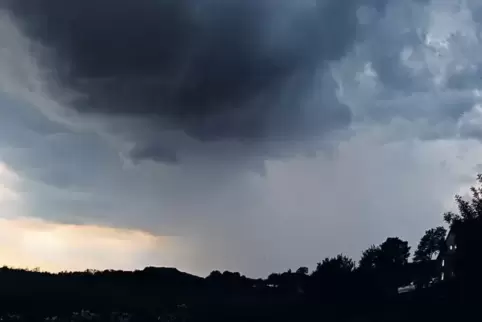Ein Unwetter ist im Anmarsch. Für die Verbandsgemeinde Dannstadt-Schauernheim gibt es jetzt Rechenmodelle, die zeigen sollen, ob