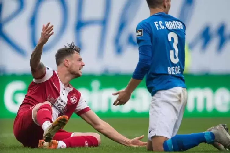 Will gegen Wehen Wiesbaden wieder jubeln: der fleißige, aber zuletzt glücklose FCK-Stürmer Timmy Thiele. Foto: Kunz