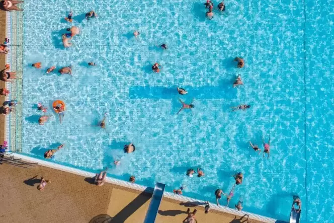 Symbolbild_Schwimmbad_Freibad_DPA.jpg