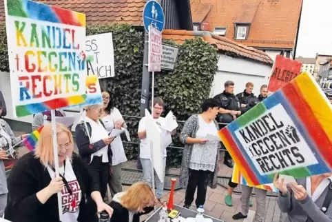 „Singen gegen Rechts“: Eine Aktion des Bündnisses „Kandel gegen Rechts“ bei der Demo Anfang Oktober.