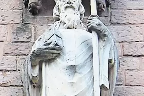 Patron der Pfalz: Als Bischof mit Buch und Stab wird der Heilige Pirmin dargestellt, wie hier in Glan-Münchweiler.