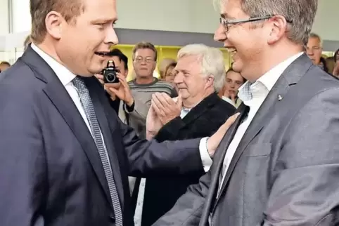 2015 noch Konkurrenten um das Amt des Oberbürgermeisters, seitdem Kollegen im Frankenthaler Stadtvorstand: Martin Hebich (links)