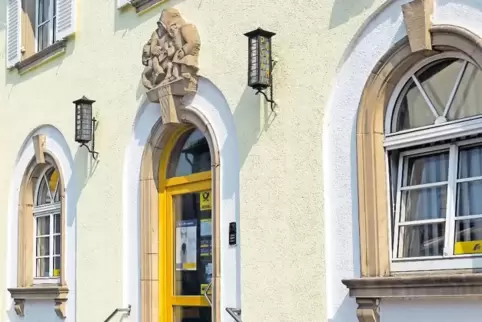 Im alten Postgebäude in der Kuseler Bahnhofstraße gibt es fünf Wohnungen. Verkaufen will es der Eigentümer nicht.