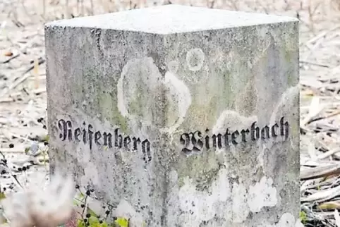 Grenzstein an der Dreipunkt-Grenze Winterbach, Battweiler und Reifenberg. Alle drei Gemeinden wären künftig im Wahlkreis Zweibrü