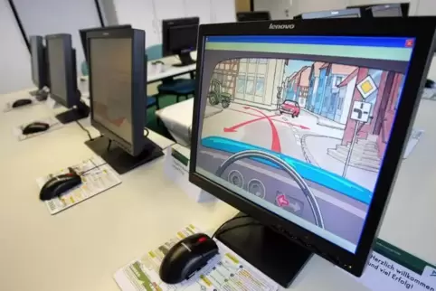 Die theoretische Führerscheinprüfung wird inzwischen am PC abgelegt. Foto: dpa