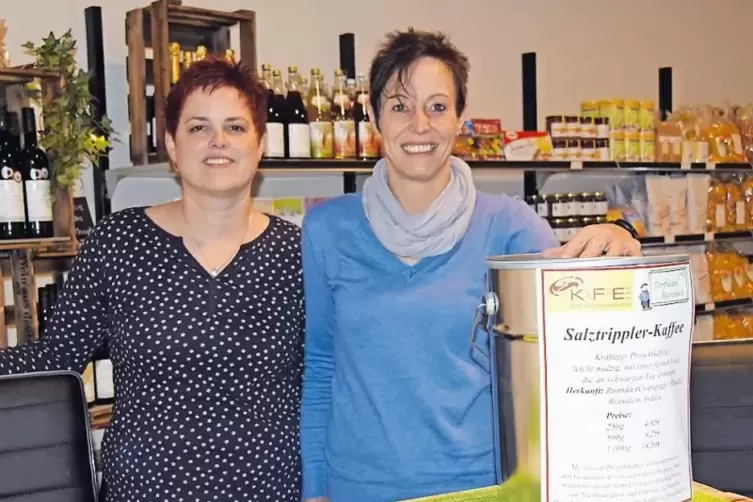 Wochenlang haben Cindy Langenberger und Sabine Gimber probiert, bis der Salztrippler-Kaffee ganz nach ihrem Geschmack war.