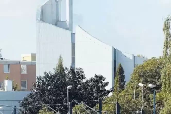 Muss bis 2022 barrierefrei erreichbar sein: Die Stadtbahn in Wörth. Muss bis 2022 barrierefrei erreichbar sein: Die Stadtbahn in Wörth.