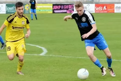 Kehrt als Spielertrainer zum SC Hauenstein zurück: Außenangreifer Niklas Kupper (rechts). Foto: Buchholz